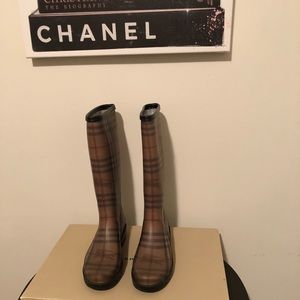 Classic Burberry rain boots